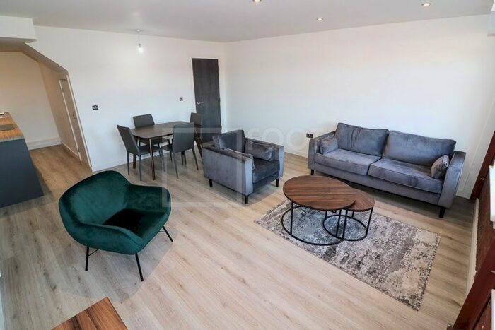 2 Bedroom Flat To Rent In Conditioning House, Bradford BD1