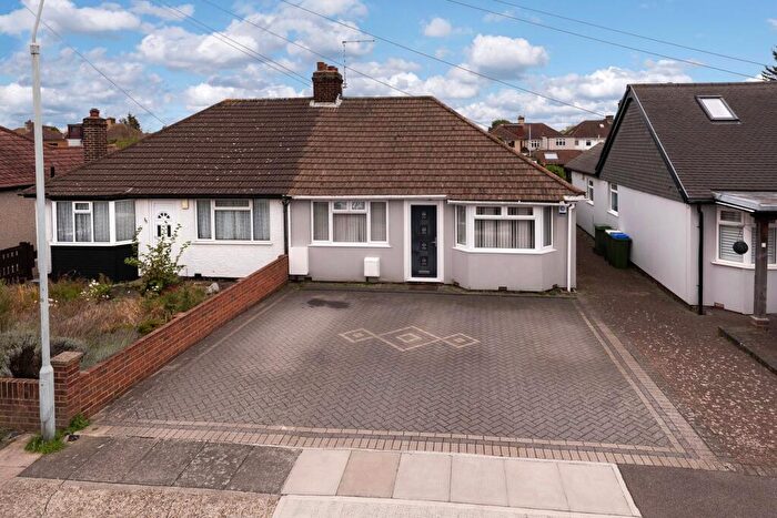 3 Bedroom Semi-Detached Bungalow For Sale In Westbourne Road, Bexleyheath, DA7