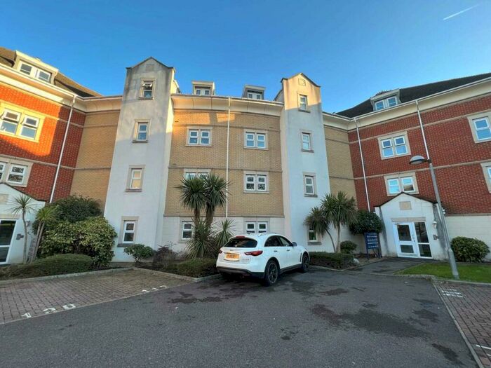 2 Bedroom Apartment To Rent In Crawford Avenue, Dartford * Video & D Floorplan Available *, DA1