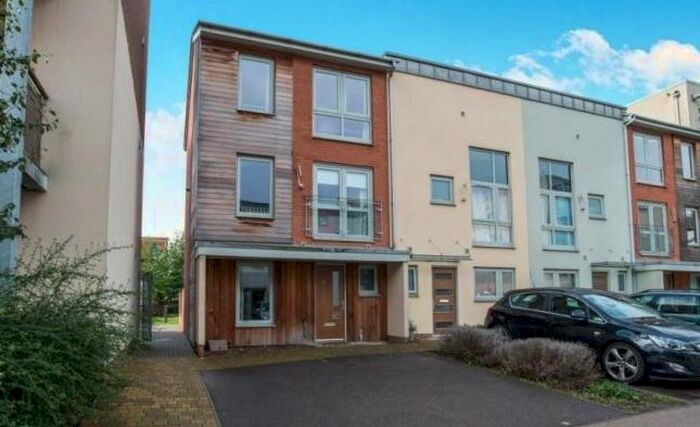 5 Bedroom End Of Terrace House To Rent In Hyde Grove, Dartford, DA1