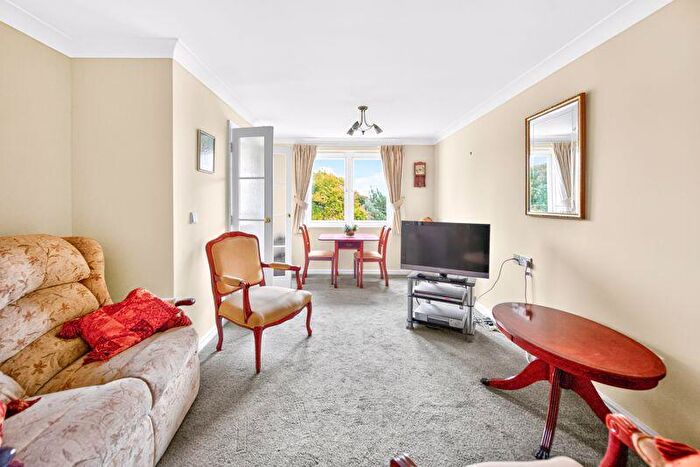 1 Bedroom Retirement Property For Sale In Havant Road, Portsmouth, PO6