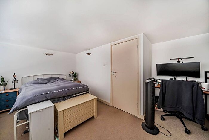 1 Bedroom Flat To Rent In Broadwater Road, Tooting, London, SW17