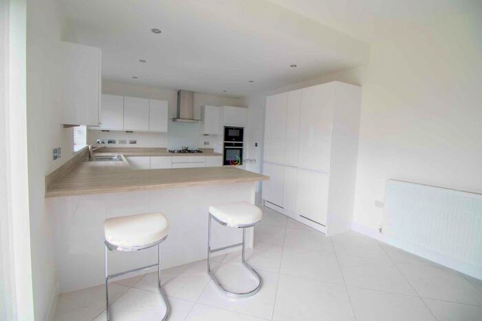 5 Bedroom Detached House To Rent In Winders Way, Treeton, Rotherham S60