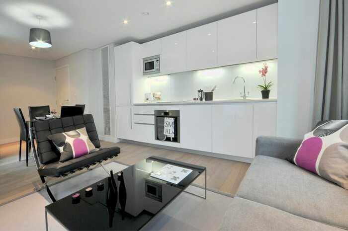 2 Bedroom Flat To Rent In Merchant Square East, London, W2