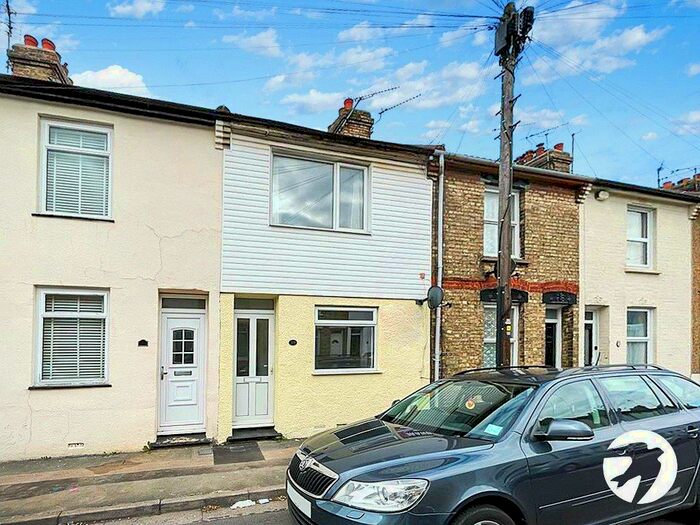 3 Bedroom Terraced House To Rent In Pretoria Road, Gillingham, Kent, ME7