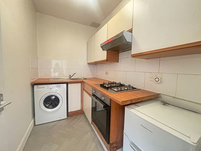 2 Bedroom Flat To Rent In A Whalebone Lane South, Dagenham, Essex, Uk, RM8