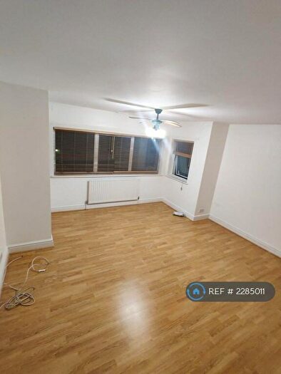 2 Bedroom Flat To Rent In Lomond Court, Wealdstone, Harrow, HA3