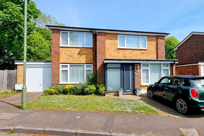 4 Bedroom House To Rent In Bedroom Detached House In Caterham On The Hill, CR3