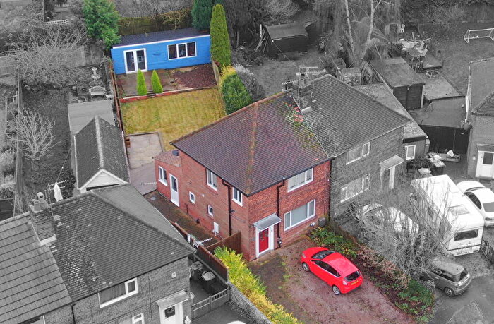 3 Bedroom Semi Detached House For Sale In Buckminster Gardens, Grantham, NG31