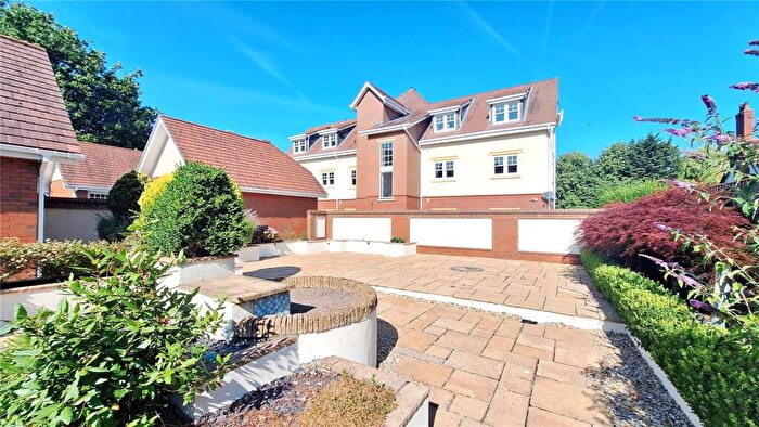 3 Bedroom Apartment For Sale In Walshaw Avenue, Colwyn Bay, Conwy, LL29