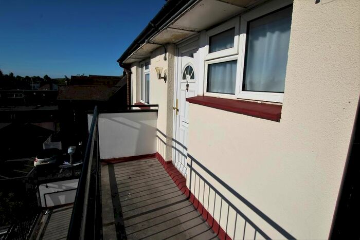 1 Bedroom Flat To Rent In Dagenham Road, Romford, Essex, RM7