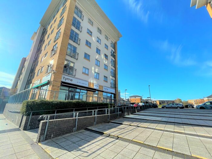 Houses for sale in Glencoe Road, UB4, Greater London