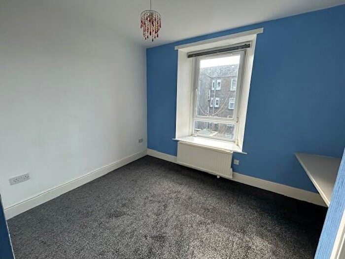1 Bedroom Flat To Rent In / Cleghorn Street, Dundee, DD2