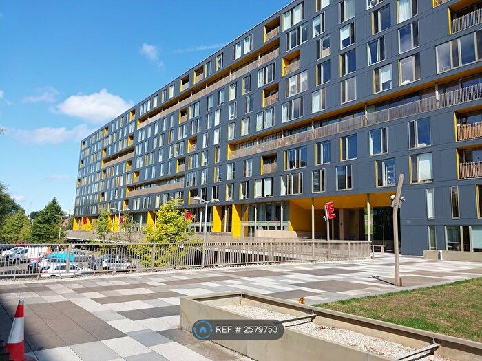 2 Bedroom Flat To Rent In The Avenue, Leeds, LS9