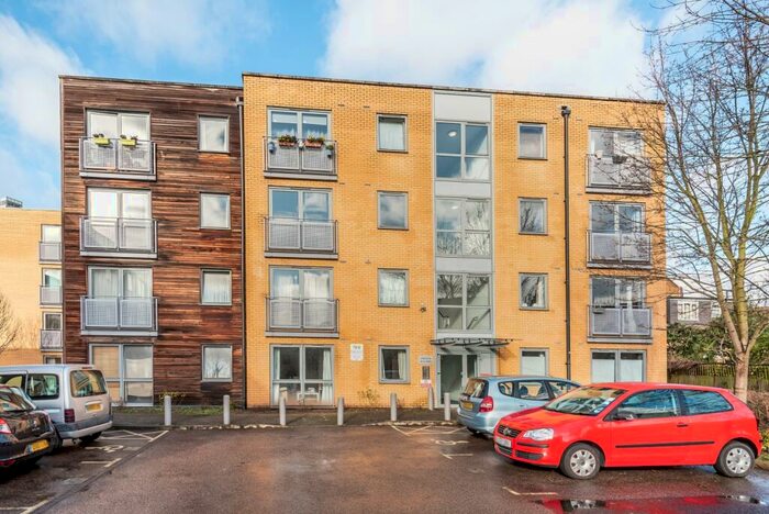 1 Bedroom Flat To Rent In Deals Gateway London, SE13