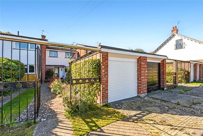 3 Bedroom Terraced House For Sale In Highland Road, Chichester, PO19