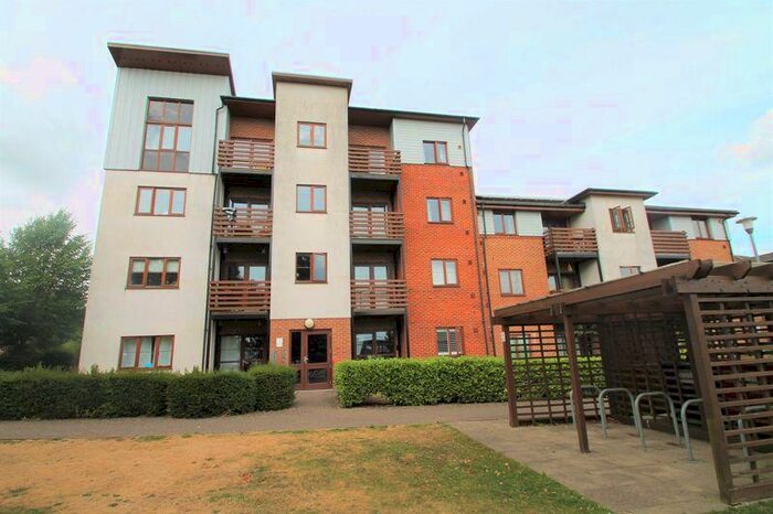 2 Bedroom Flat To Rent In John North Close, High Wycombe, HP11