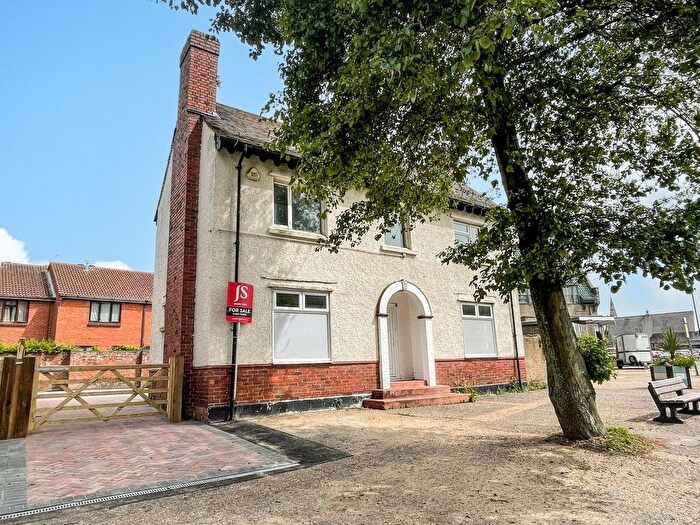 Studio To Rent In South Street, Lancing, BN15