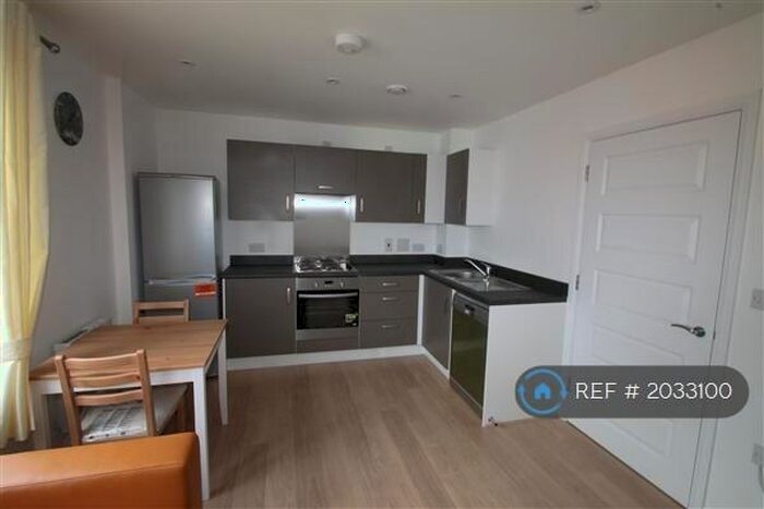 1 Bedroom Flat To Rent In West Central, Slough, SL2