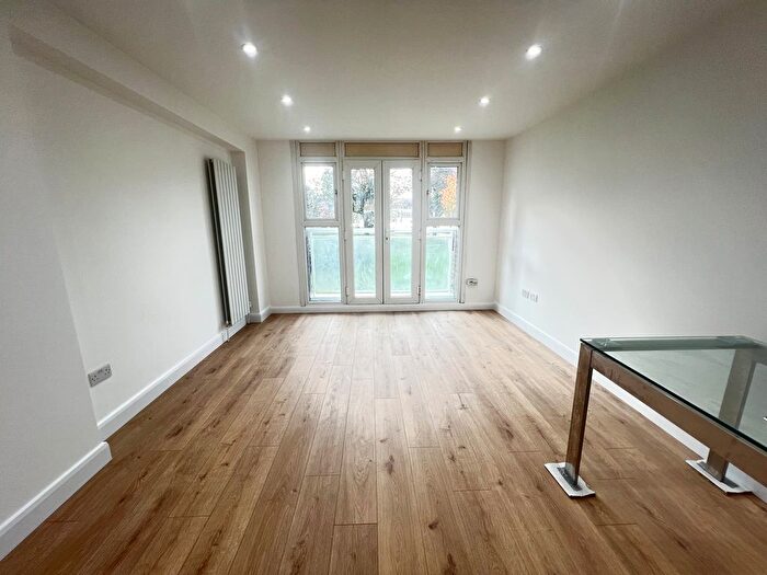 2 Bedroom Flat To Rent In Paragon Road, London, E9