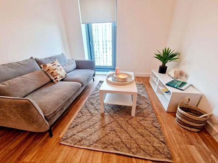1 Bedroom Flat To Rent In Michigan Point Tower D, Michigan Avenue, M50