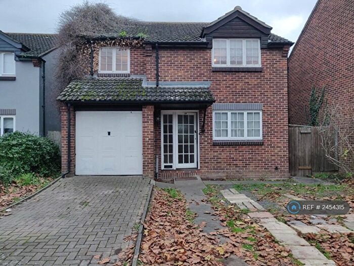 4 Bedroom Detached House To Rent In Jade Close, London, E16
