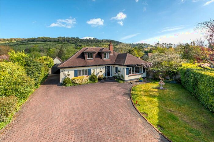 4 Bedroom Detached House For Sale In Castle Gardens, Dorking, Surrey, RH4