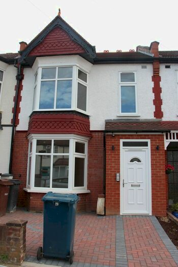 1 Bedroom Flat To Rent In Byron Road, Harrow, Greater London, HA3