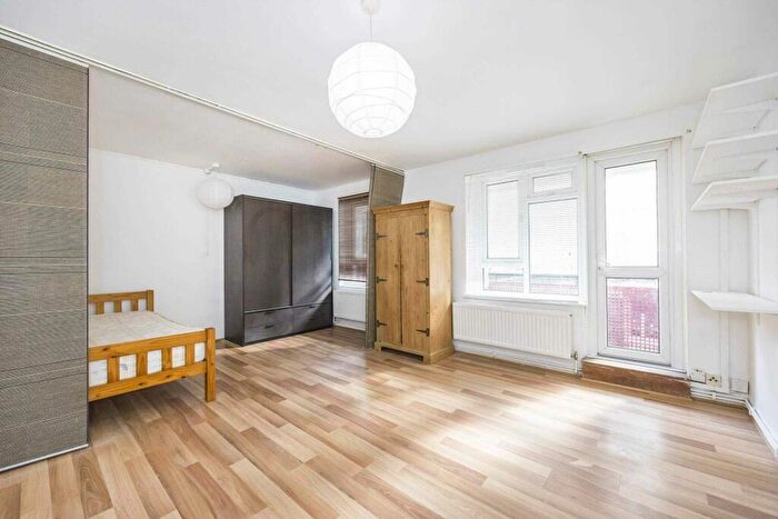 Apartment To Rent In Donegal Street, Islington, N1