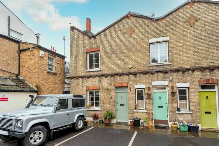 2 Bedroom Property To Rent In Alma Place, Crystal Palace, London, SE19