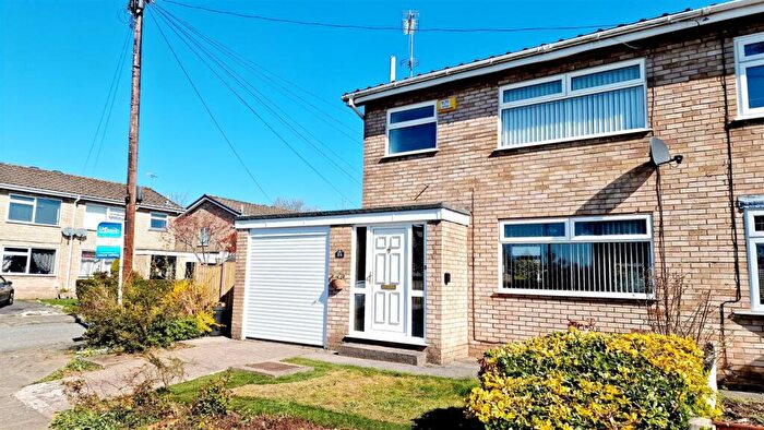 3 Bedroom Semi-Detached House To Rent In Launceston Close, Winsford, CW7