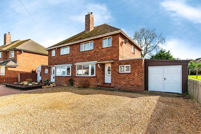 3 Bedroom Semi Detached House For Sale In Highfield Road, Thrapston, Kettering, NN14