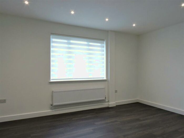 1 Bedroom Flat To Rent In Enstone Road, EN3