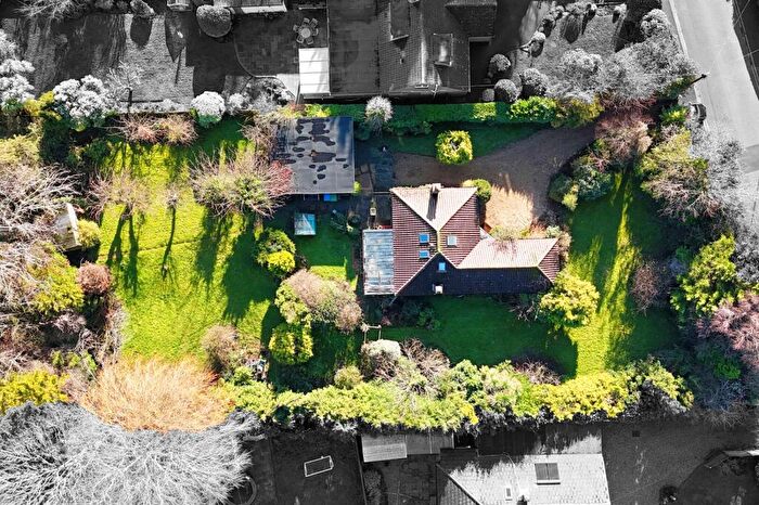 3 Bedroom Bungalow For Sale In Crescent Road, Locks Heath, Southampton, SO31