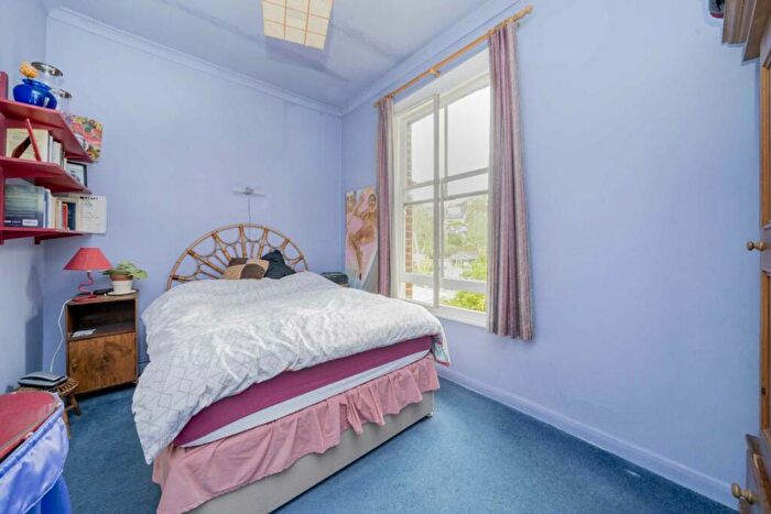 1 Bedroom Flat For Sale In Cromwell Avenue, Highgate, N6