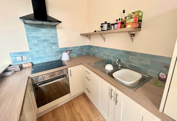 1 Bedroom Flat To Rent In Salisbury Street, Blandford Forum, Dorset, DT11