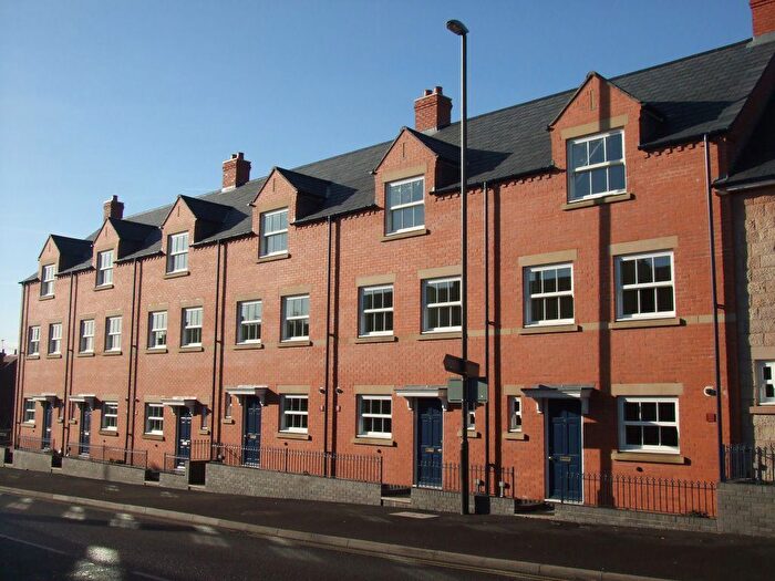 4 Bedroom Town House To Rent In Speeds Court, King Street, Alfreton, DE55