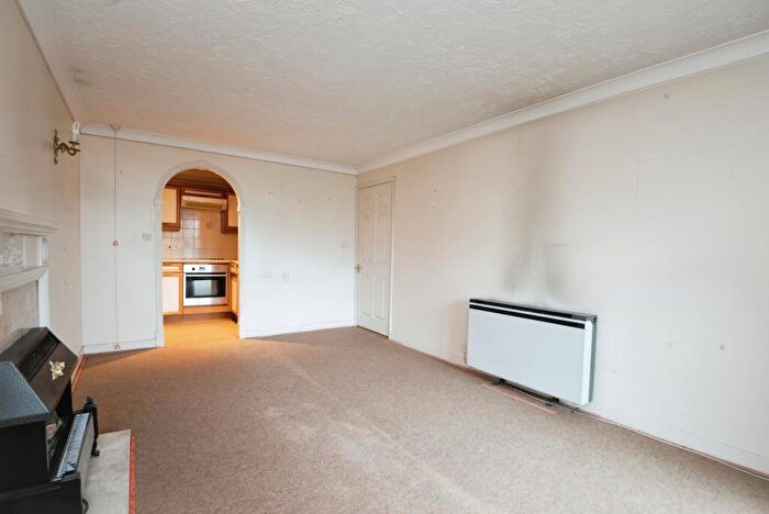 1 Bedroom Apartment For Sale In Brandreth Court, Harrow, HA1