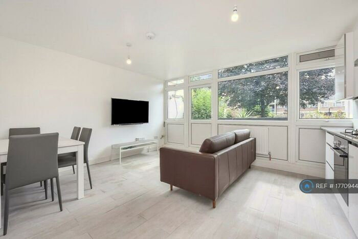 4 Bedroom Maisonette To Rent In Halstead Court, London, N1