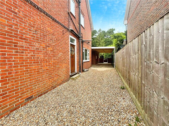 4 Bedroom Semi-Detached House To Rent In New Road, Ascot, SL5