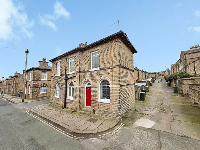 1 Bedroom End Of Terrace House For Sale In Caroline Street, Saltaire, Shipley, BD18