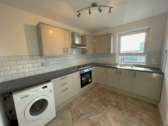 2 Bedroom Flat To Rent In Highview Gardens, London, N11