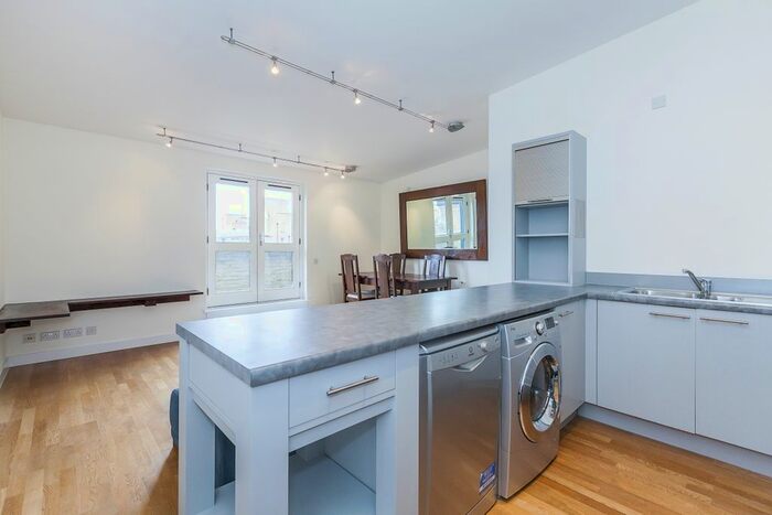 2 Bedroom Flat To Rent In Butlers &amp; Colonial Wharf, London, SE1