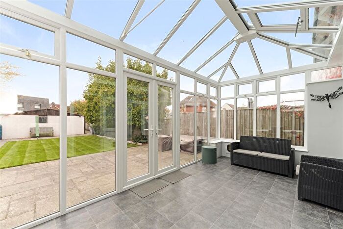 4 Bedroom Semi Detached House For Sale In Old Kent Road, Paddock Wood, TN12