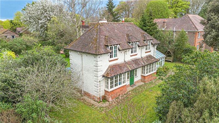 3 Bedroom Detached House For Sale In Bagley Wood Road, Kennington, Oxford, Oxfordshire, OX1