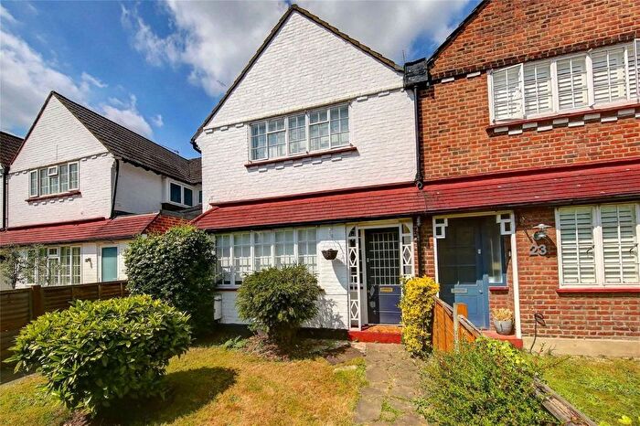 3 Bedroom Property To Rent In Warren Avenue, Richmond, TW10