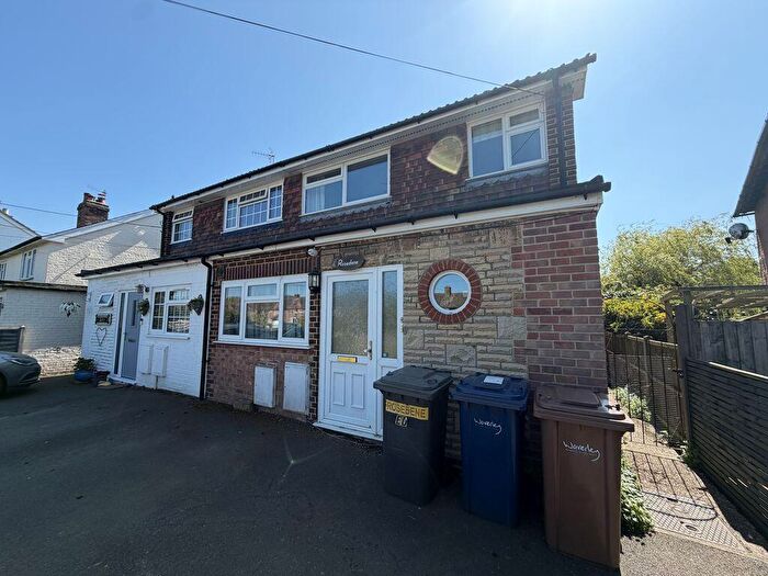 4 Bedroom Semi-Detached House For Sale In Elmbridge Road, Cranleigh, GU6