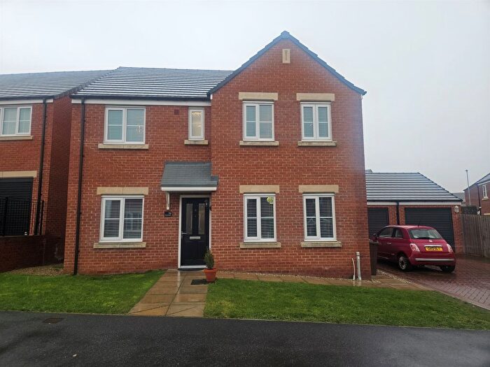 4 Bedroom Detached House For Sale In Portland Road, Wakefield, WF1