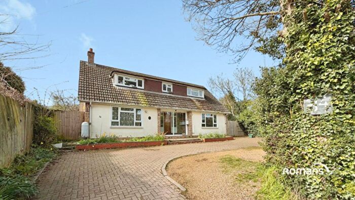 5 Bedroom Bungalow For Sale In Homesteads Road, Basingstoke, Hampshire, RG22