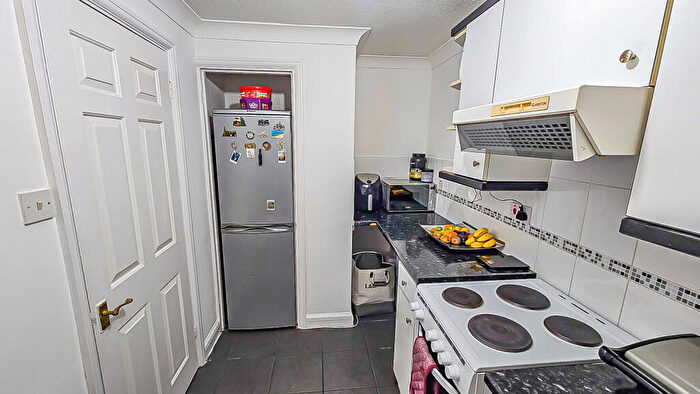 1 Bedroom Flat For Sale In Custom House, London, E16